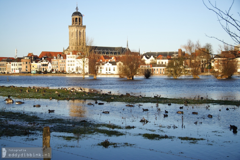 2010-12-15 Zicht op Deventer bij hoog water 004